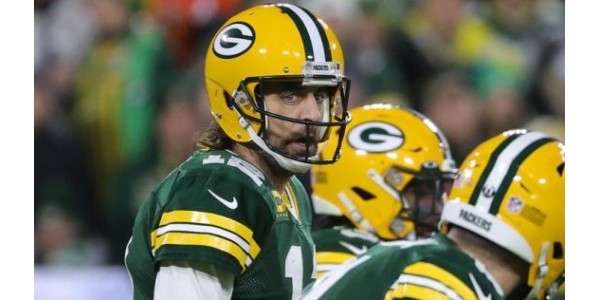 Los fanáticos esperan que Aaron Rodgers pueda detenerse para recuperarse de una lesión